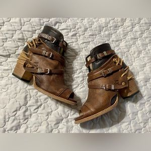 Freebird Carter Brown Size 9